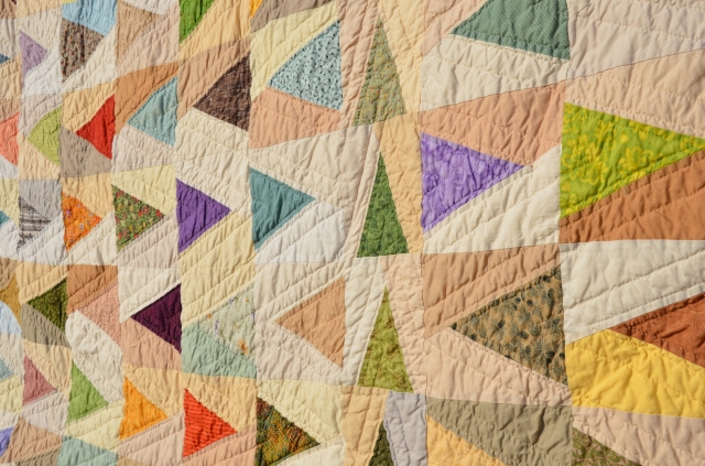 Leave a Trail quilt by Sewfrench