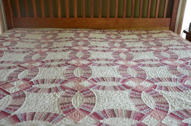 Double Wedding Ring quilt